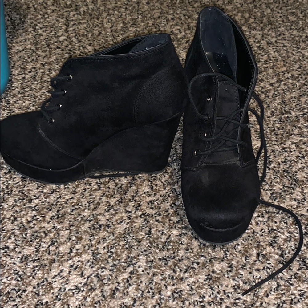 Black heeled booties